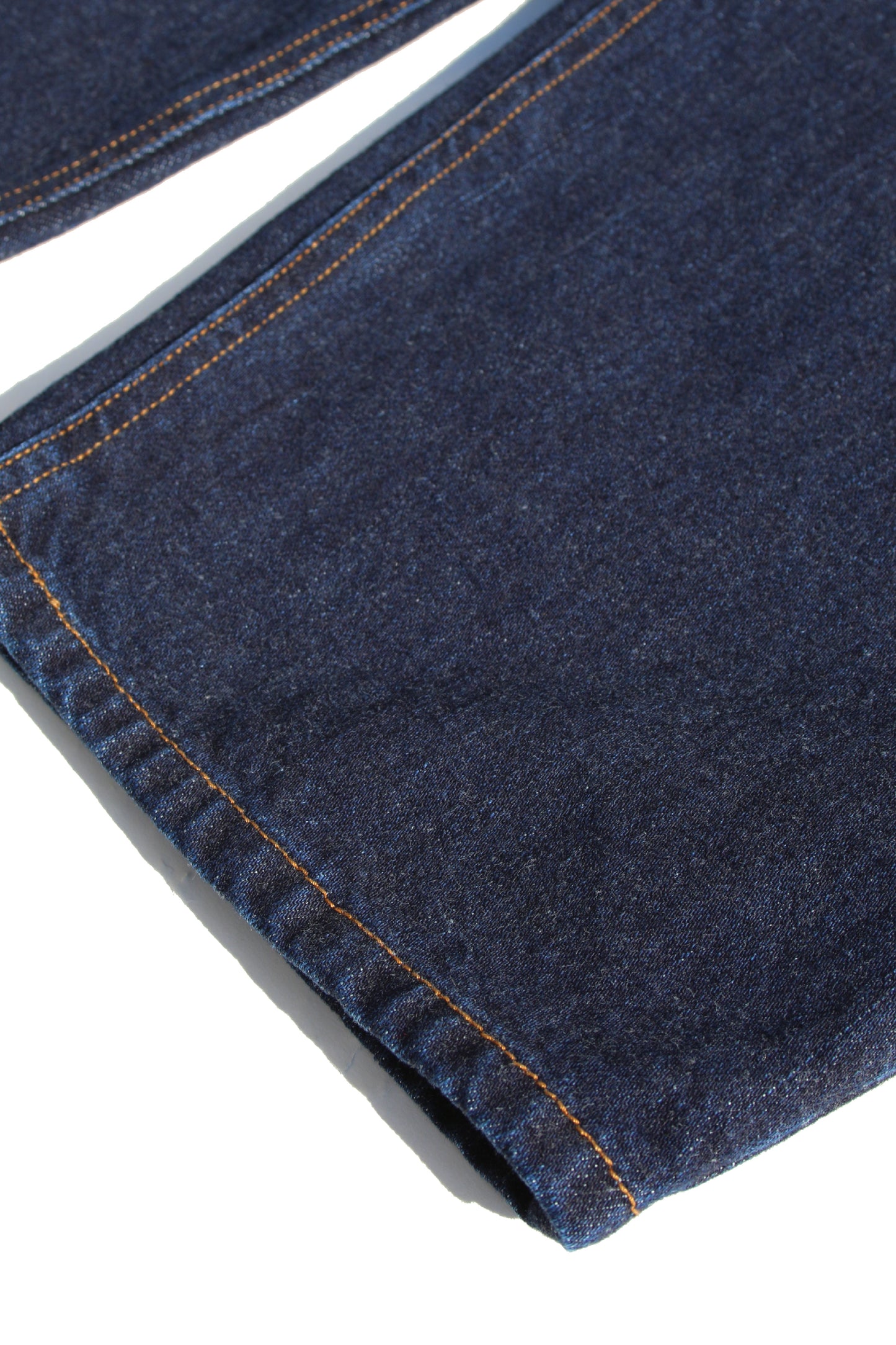 ESSAY BAGGY TUCKED JEANS - INDIGO