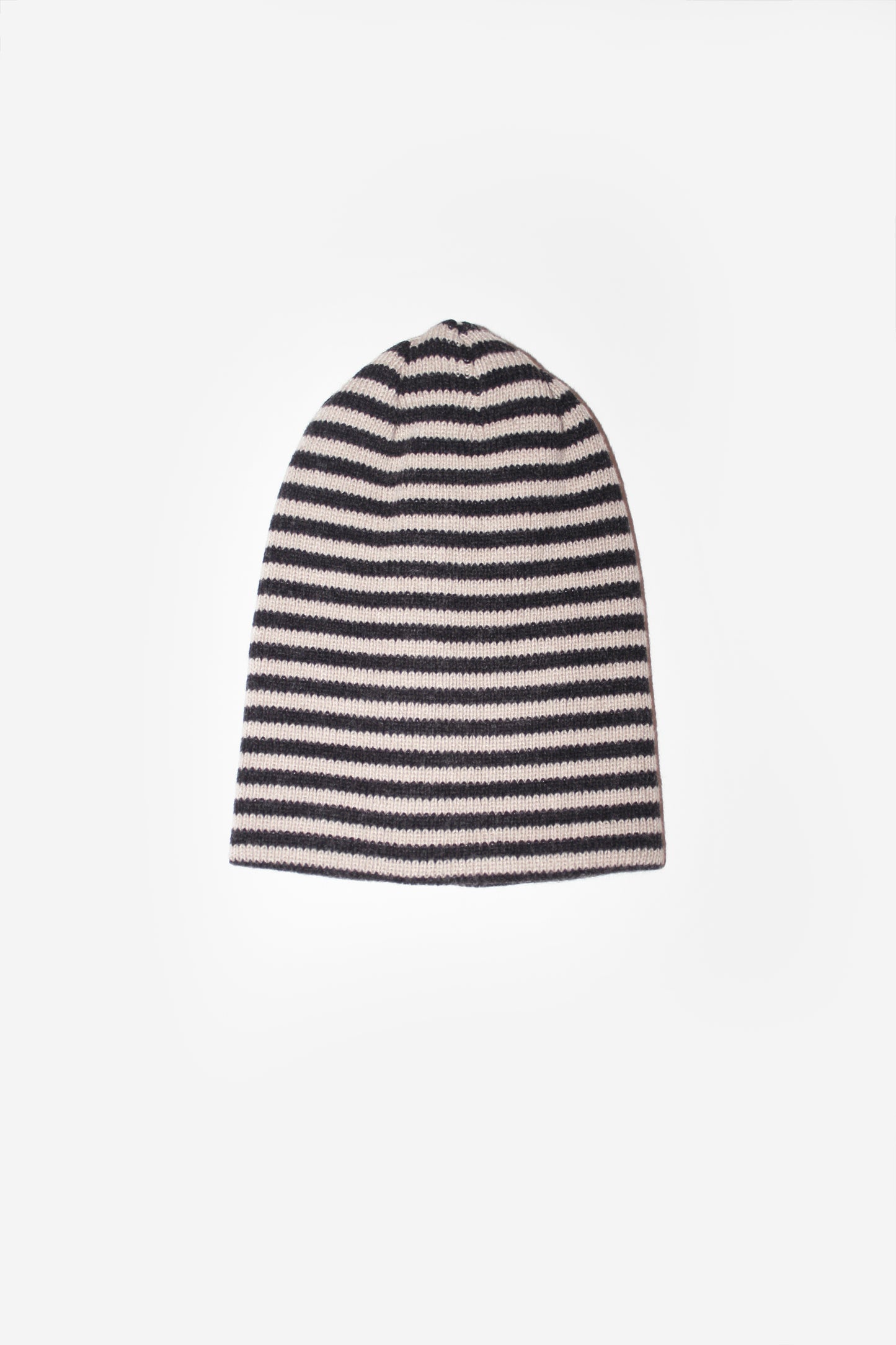 ESSAY BEANIE CAP