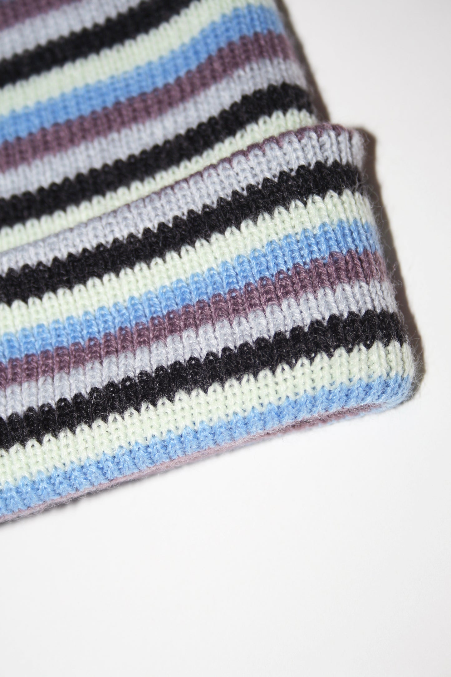 ESSAY BEANIE CAP
