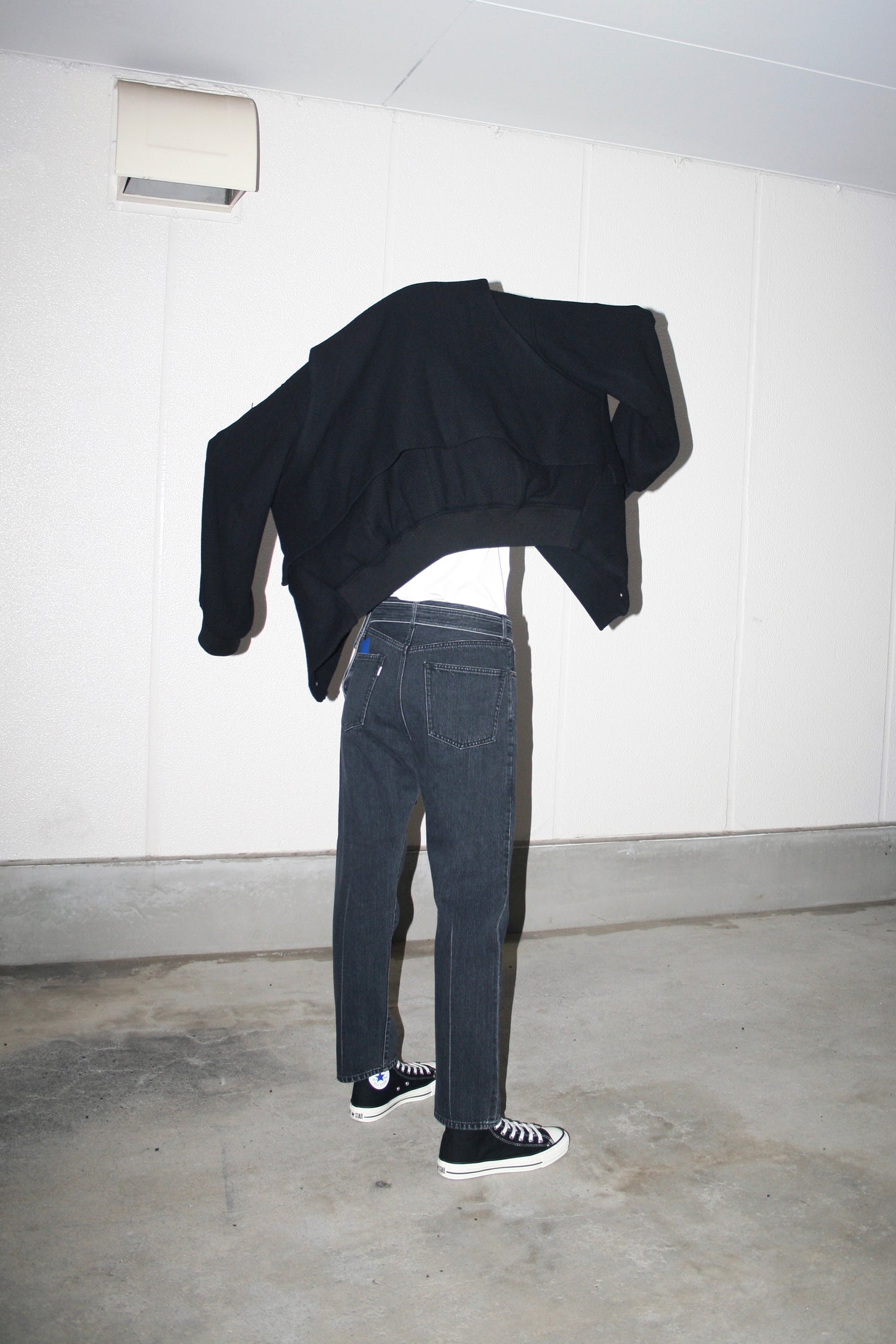 ESSAY BELTED BAG JEANS