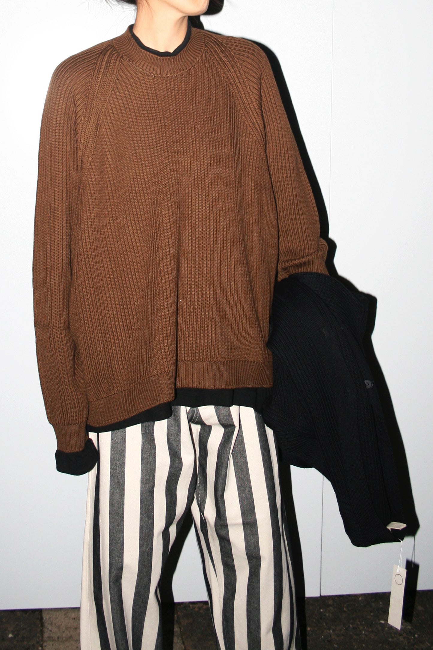 O PROJECT FINE MERINO WOOL KNITTED CREW NECK - MUD