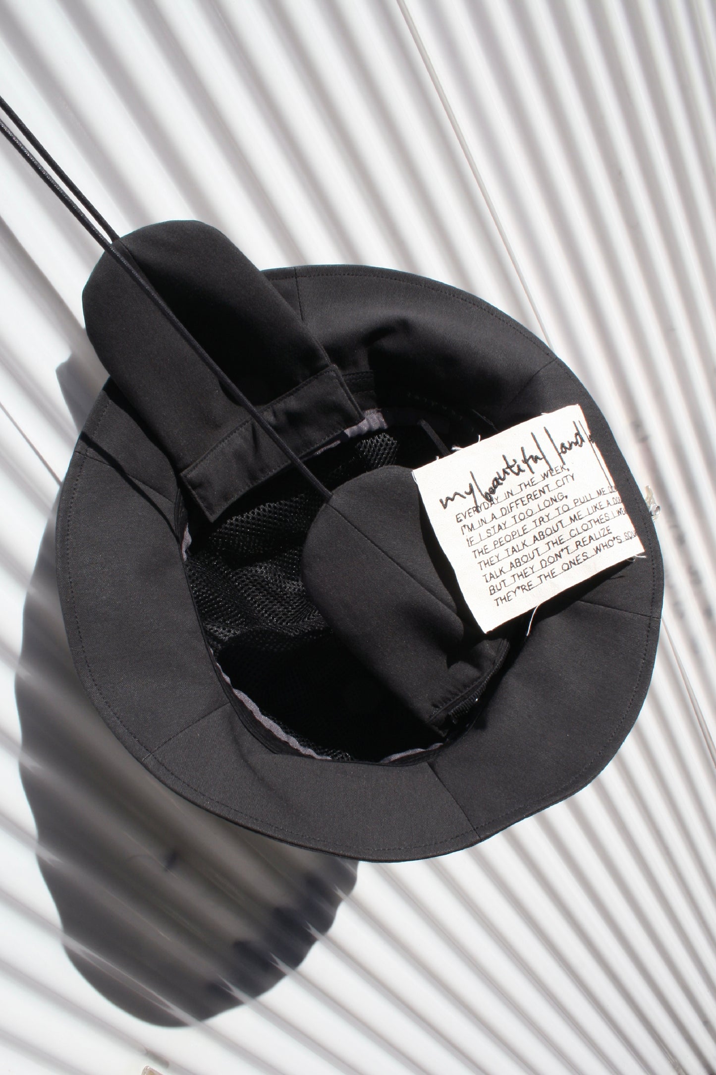 MY BEAUTIFUL LANDLET GABERDINE BUCKET HAT