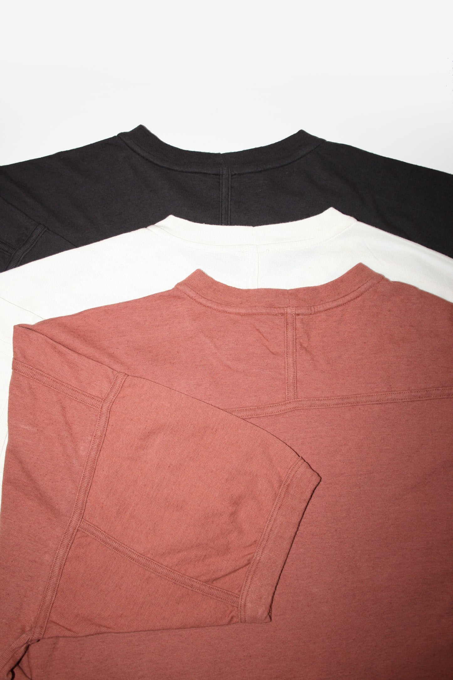 O PROJECT HEMP COTTON JERSEY SS TEE - KINARI / RED BRICK / BLACK
