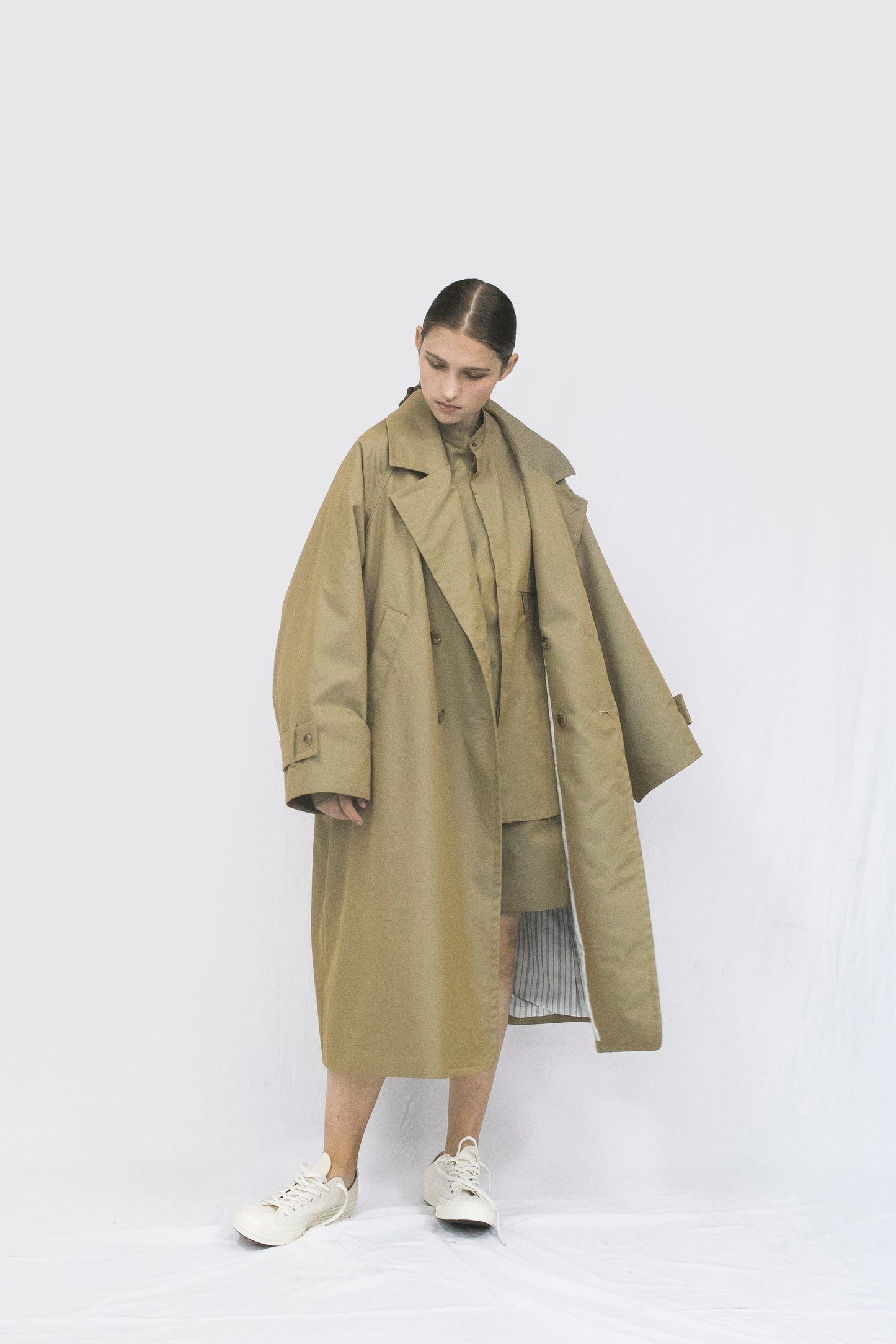 VOAAOV SUPIMA COTTON x POLYESTER GABADINE COAT - BEIGE