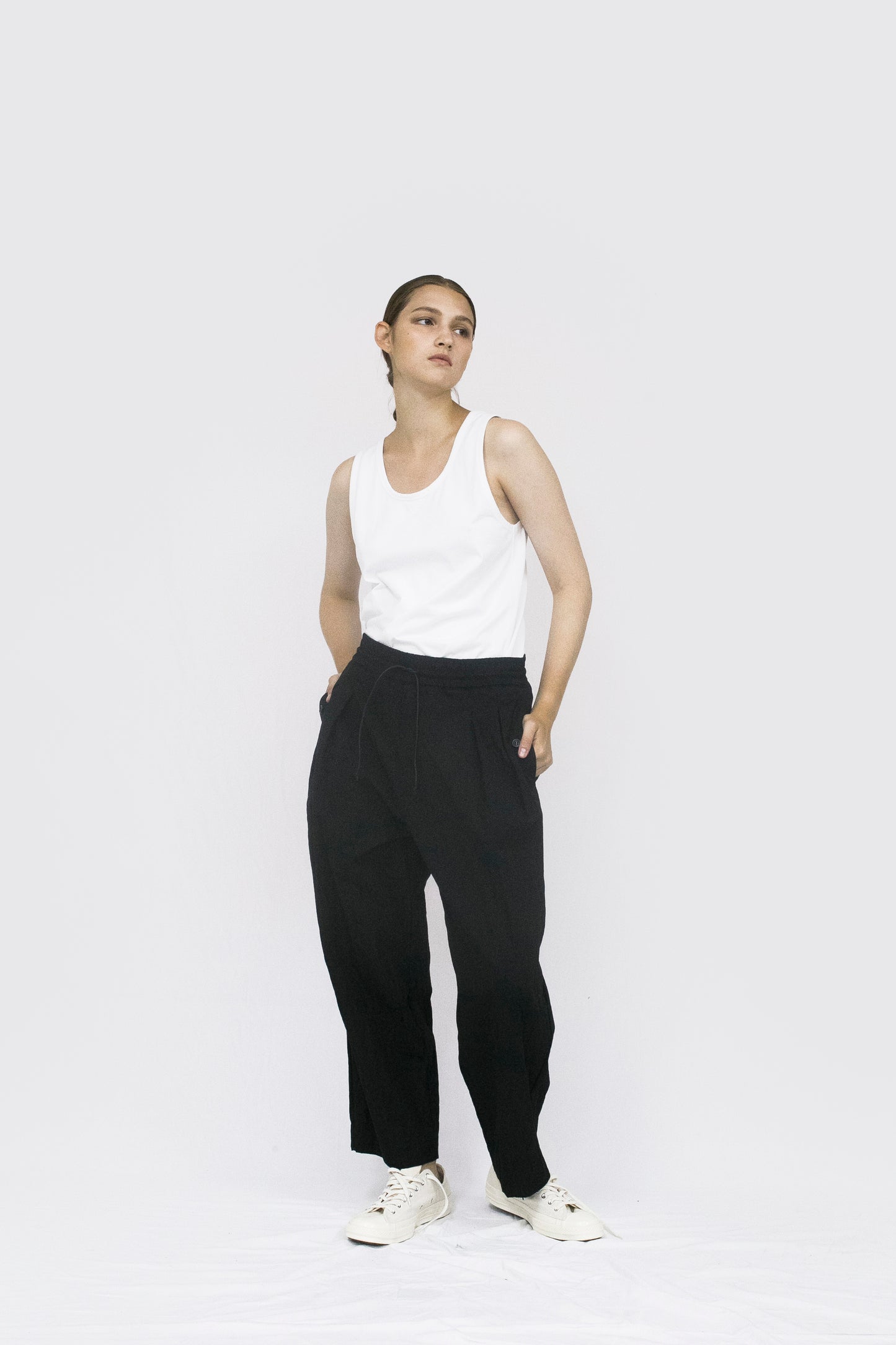 VOAAOV COTTON X NYLON RUDEBACK HALF PANTS - BLACK