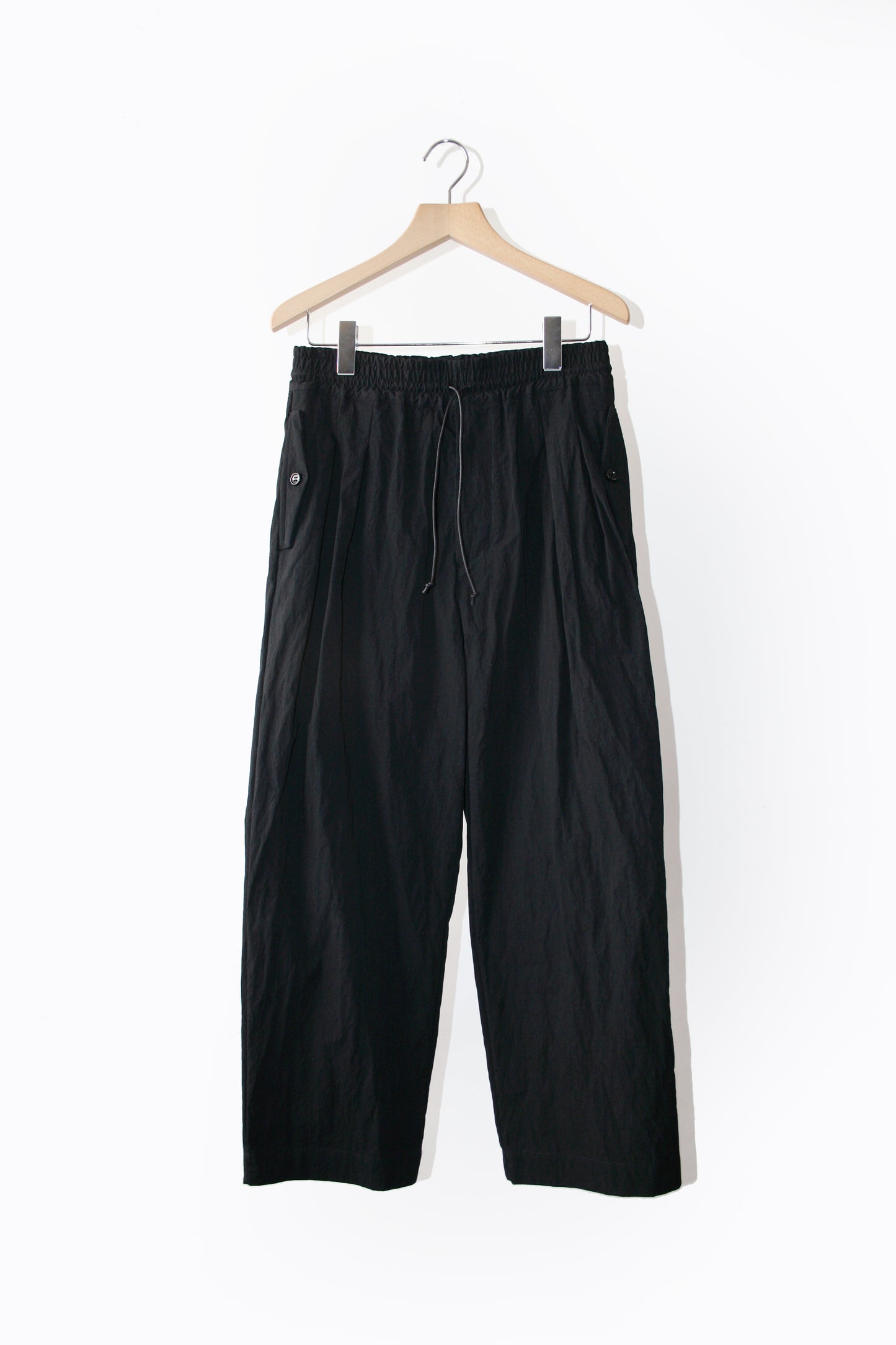 VOAAOV COTTON X NYLON RUDEBACK HALF PANTS - BLACK