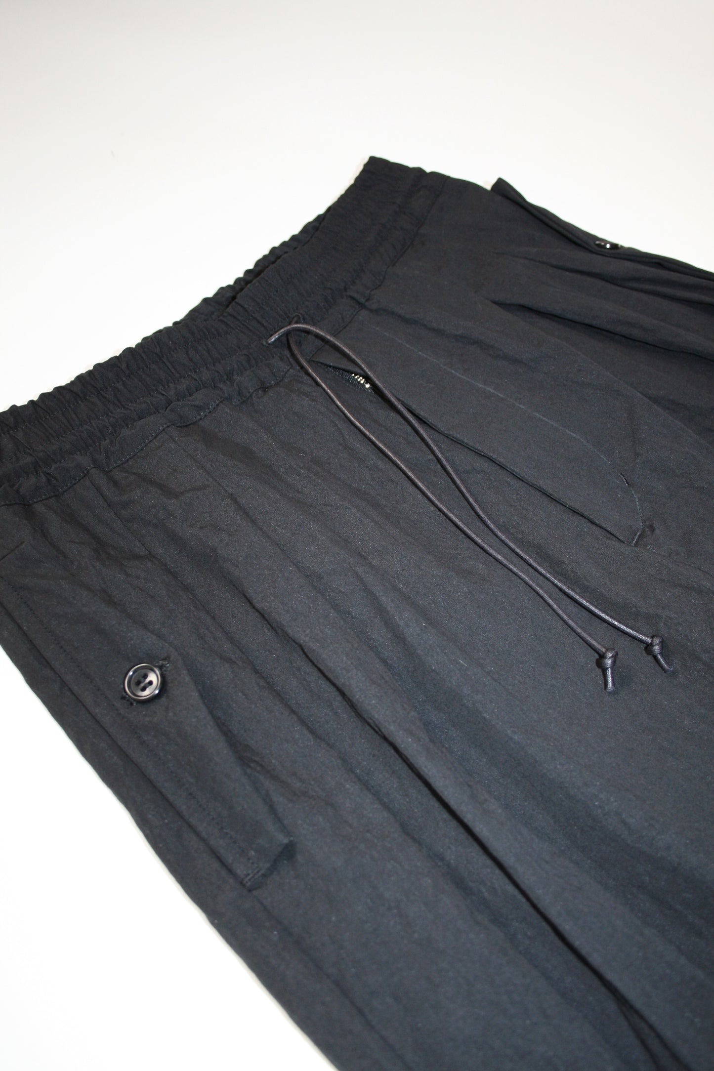 VOAAOV COTTON X NYLON RUDEBACK HALF PANTS - BLACK