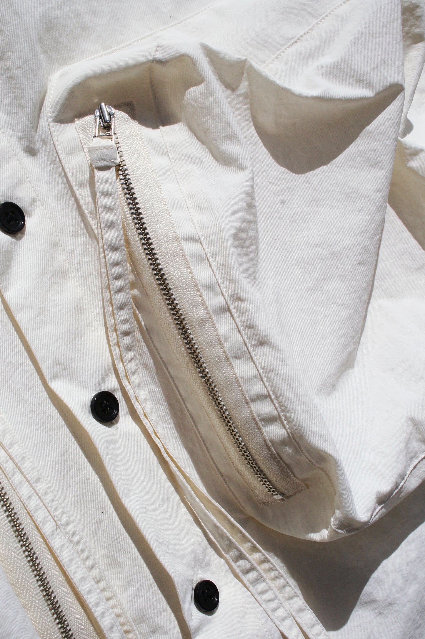 MY BEAUTIFUL LANDLET NYLON DYED TAFFETA BIG POCKET SHIRT - OFF WHITE