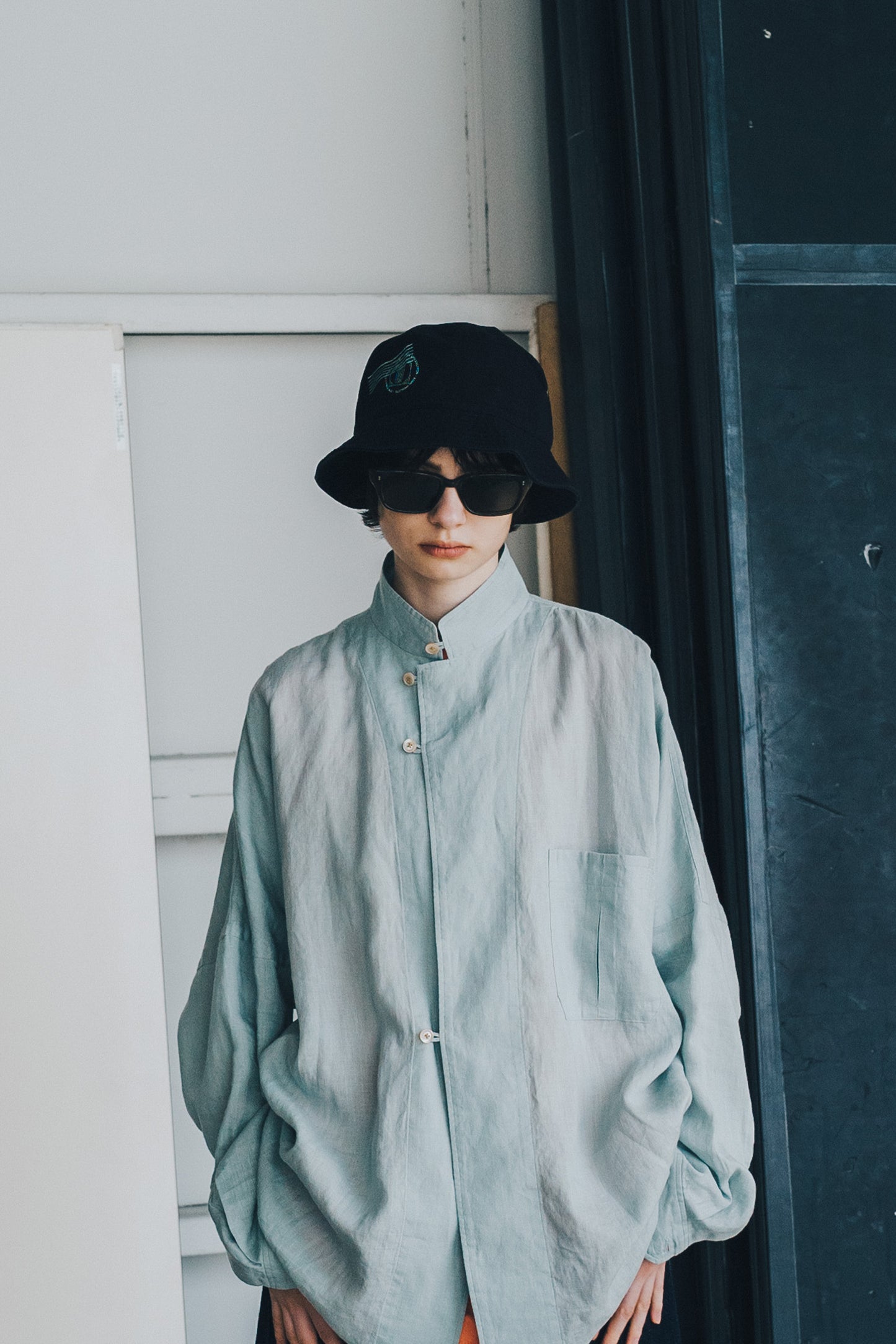ESSAY POSTMARK BUCKET HAT - BLACK