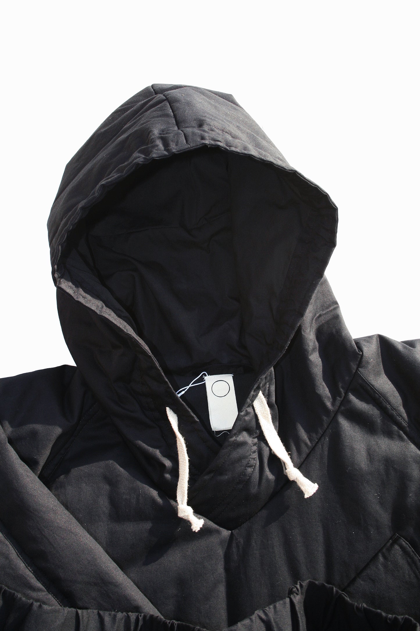O PROJECT WATER-REPELLENT PADDED POPLIN HOODED PULLOVER JACKET - BLACK