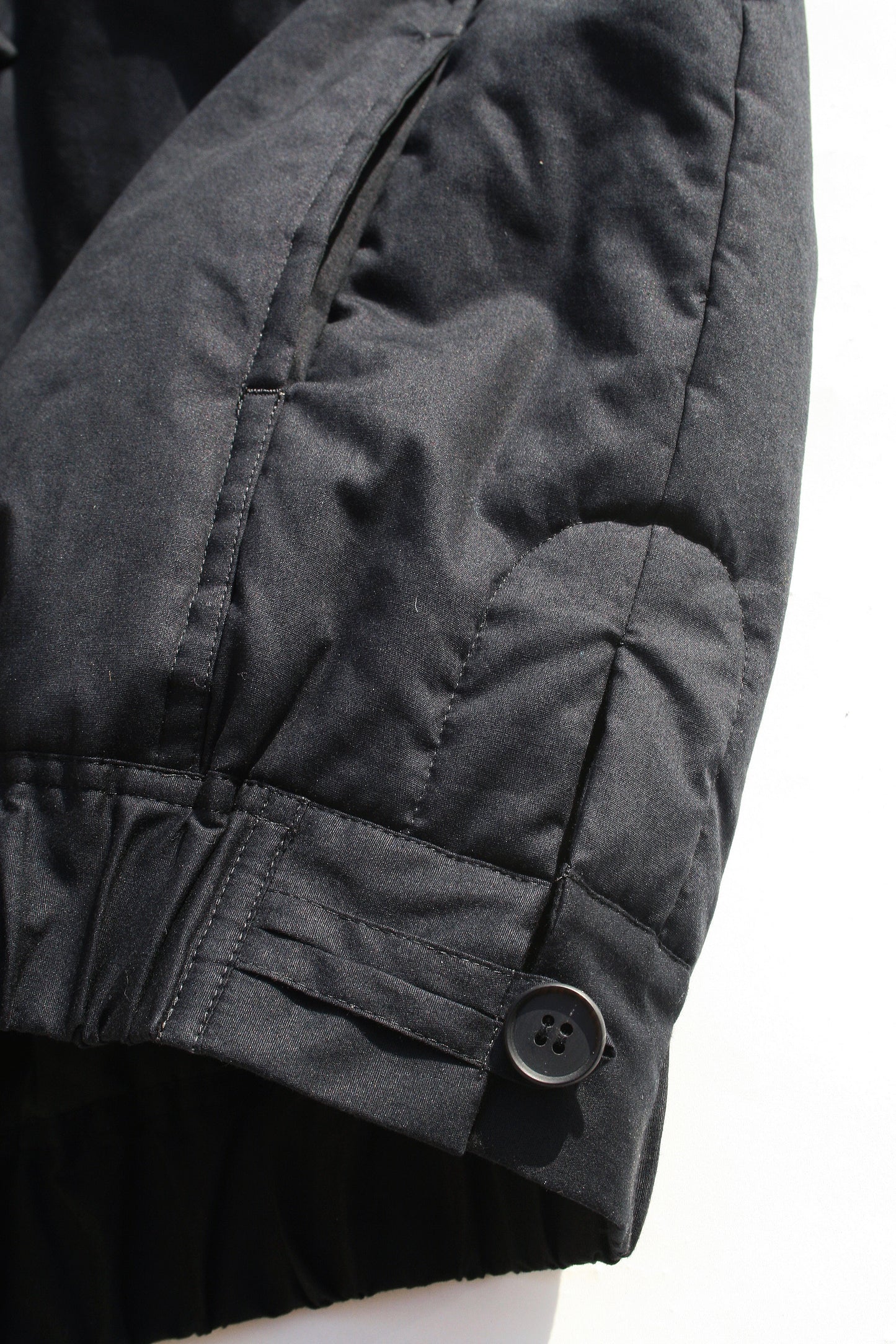 O PROJECT WATER-REPELLENT PADDED POPLIN HOODED PULLOVER JACKET - BLACK