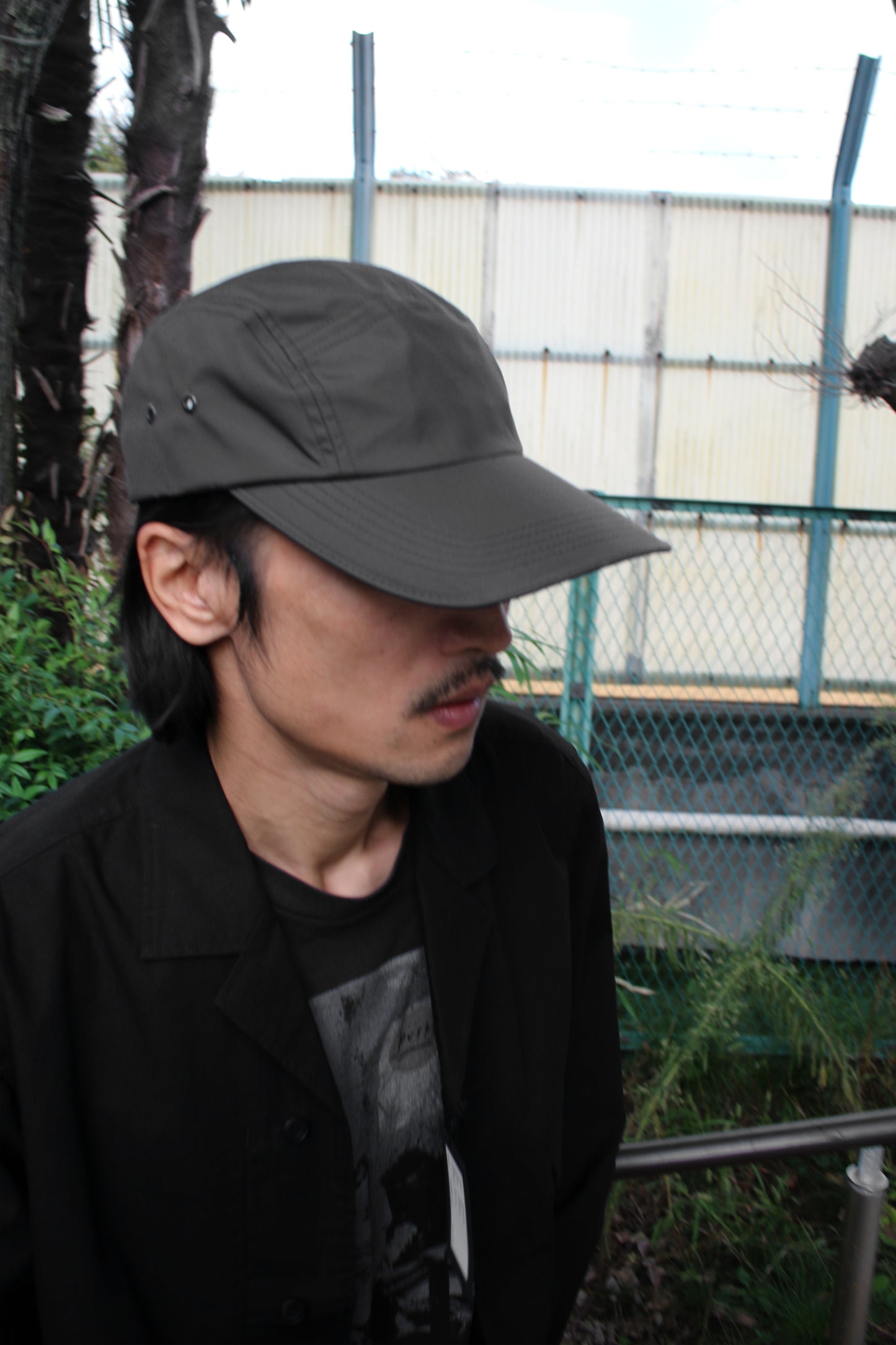 ESSAY LONGBRIM JET CAP - CHARCOAL