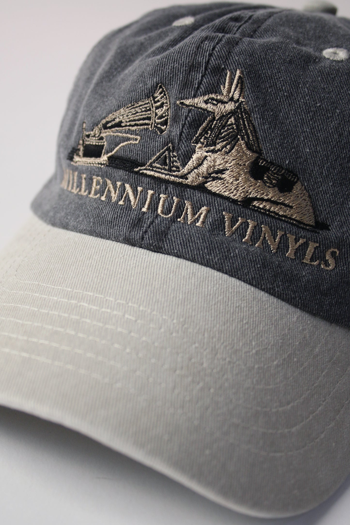 ESSAY SOUVENIR CAP - MILLENNIUM