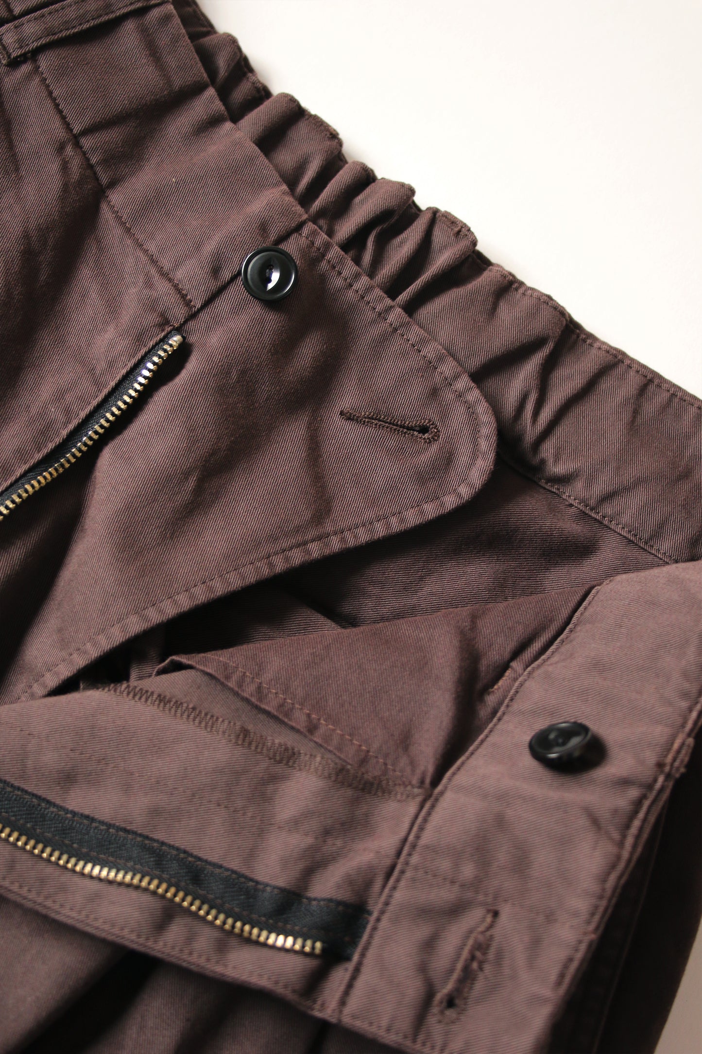 VOAAOV HIGH DENSITY TWILL SHORTS - BROWN