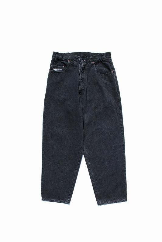 ESSAY BAGGY TUCKED JEANS - BLACK