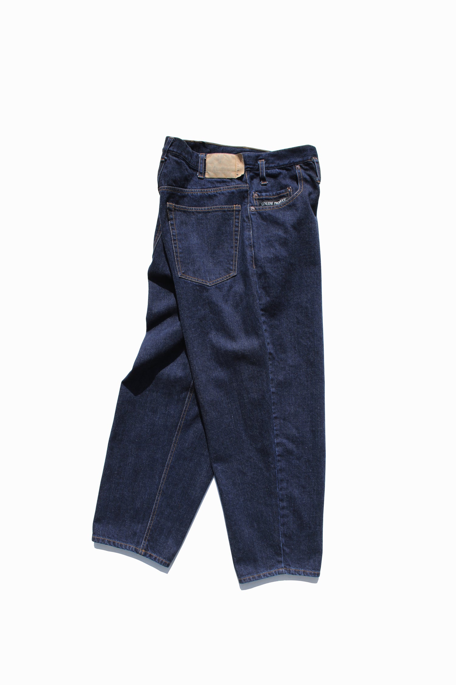 ESSAY BAGGY TUCKED JEANS - INDIGO